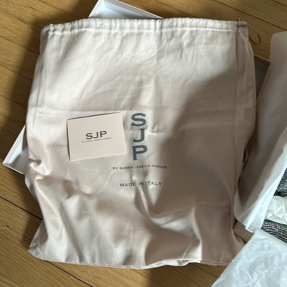 SJP Minnie glitter leather bootie 8.5 in scintillate - Picture 9 of 11